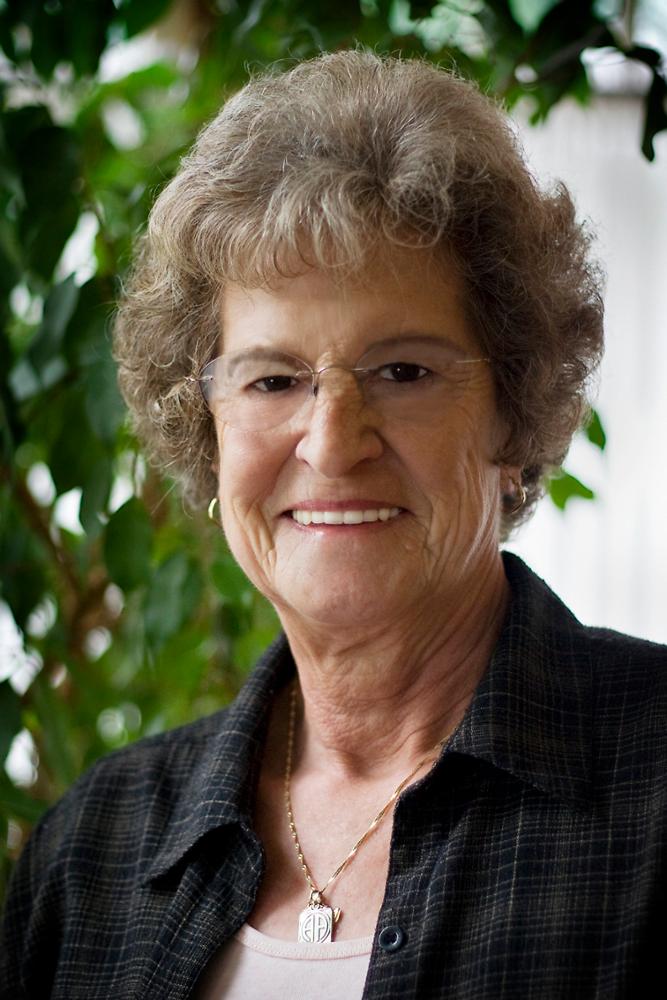 Evelyne Waters